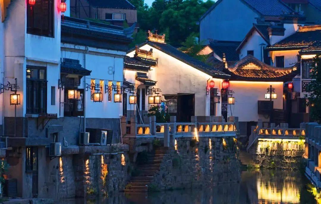 泰裤辣，沱牌携手明星张亮龍重登场，邀你一起炫个年夜饭