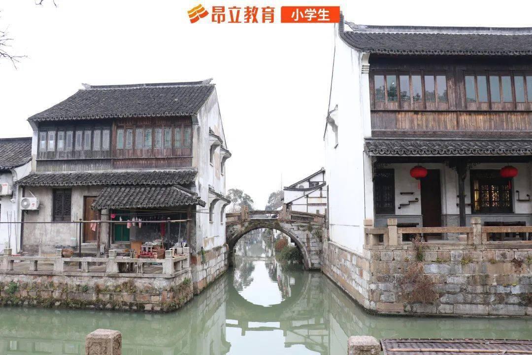 永定区枫香岗街道开展“爱心传递 书香满溢”读书赠书活动